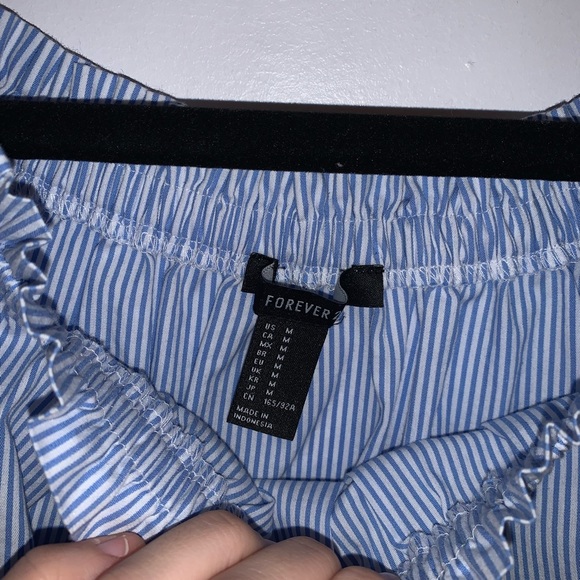 [M]👚F21 off the shoulder crop top - Picture 3 of 6